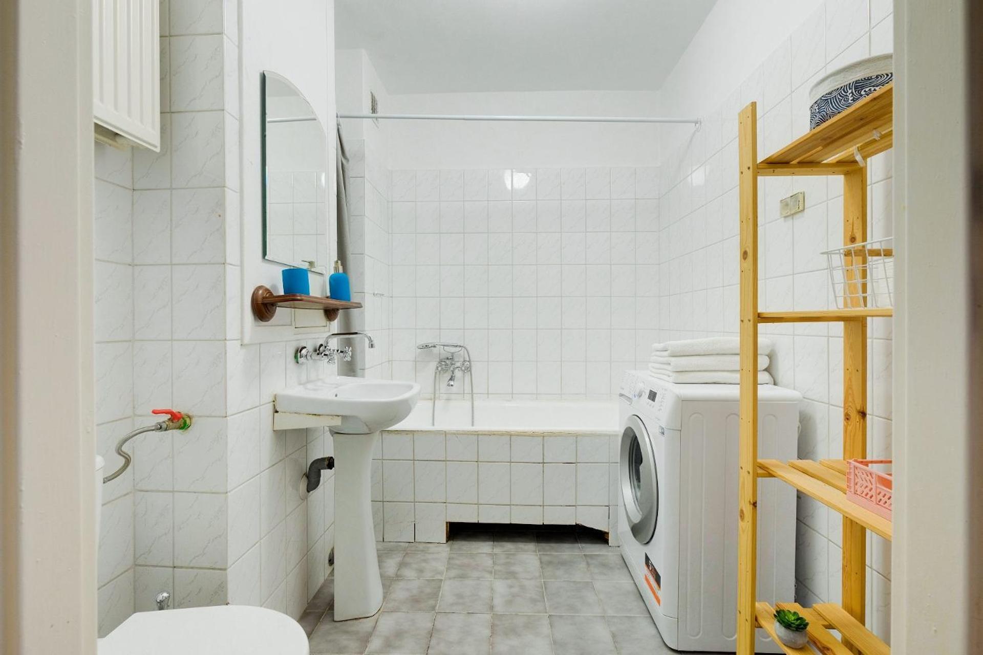 Spacious Apartment In Green Location وارسو المظهر الخارجي الصورة
