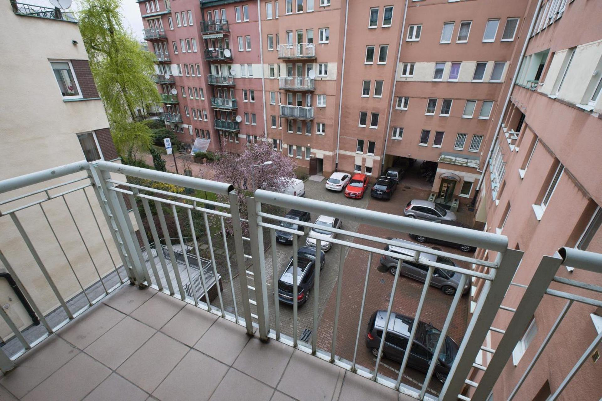 Spacious Apartment In Green Location وارسو المظهر الخارجي الصورة